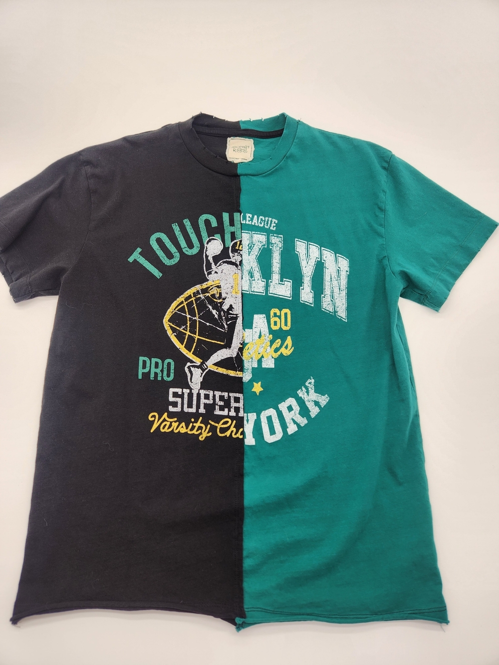 Modish Rebel Split Color Graphic Tee Medium Black Green Brooklyn Varsity